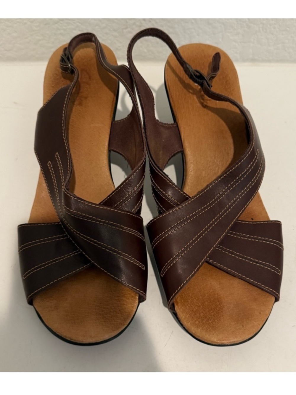 CLARKS Slingback Criss Cross Strap Dress Sandals Brown Leather Peep Toe Size 10